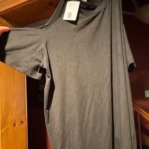 Cold Shoulder black top NWT